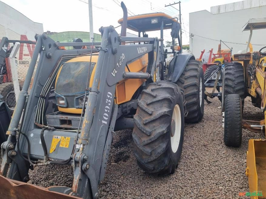 Trator Valtra